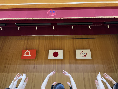 ５